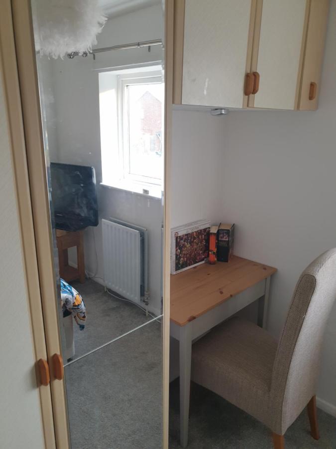 Harry Potter Theme Double Room In Shared House Watford  Exterior foto
